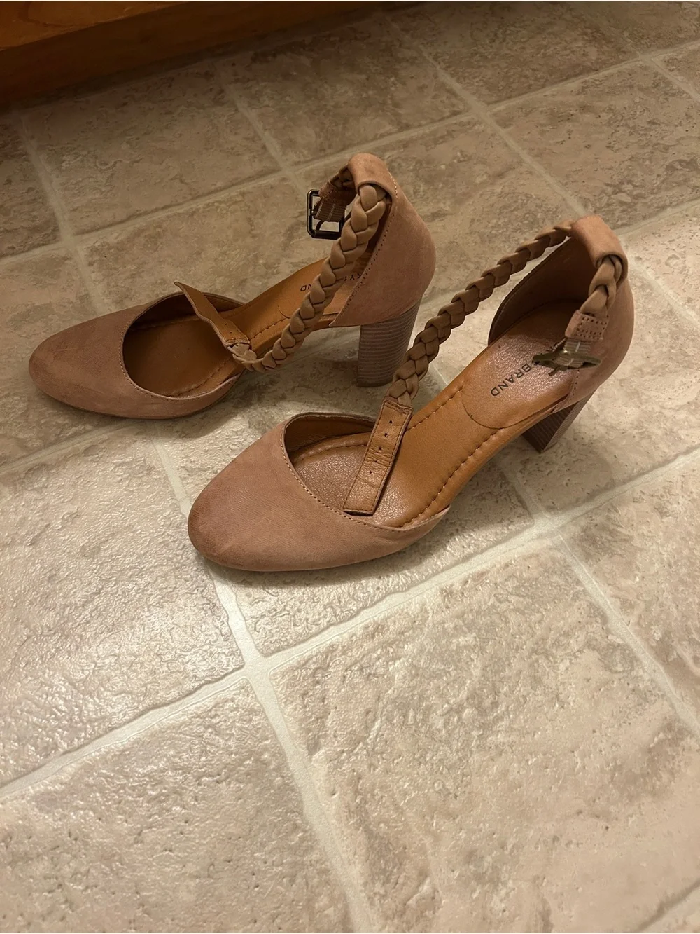 Lucky Brand elegant tan